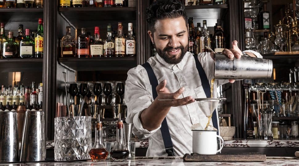 cocktail bartender at home