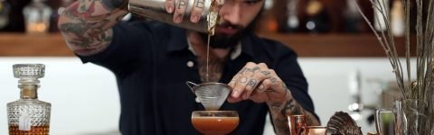 LEARN TO MIX LIKE A PRO AT OUR MIXOLOGY CLASSES FOR PRIVATE AND CORPORATE EVENTS